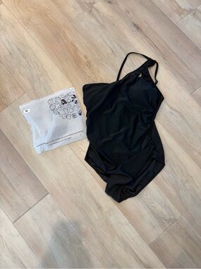 Black One-Shoulder Women’s One-Piece Swimsuit